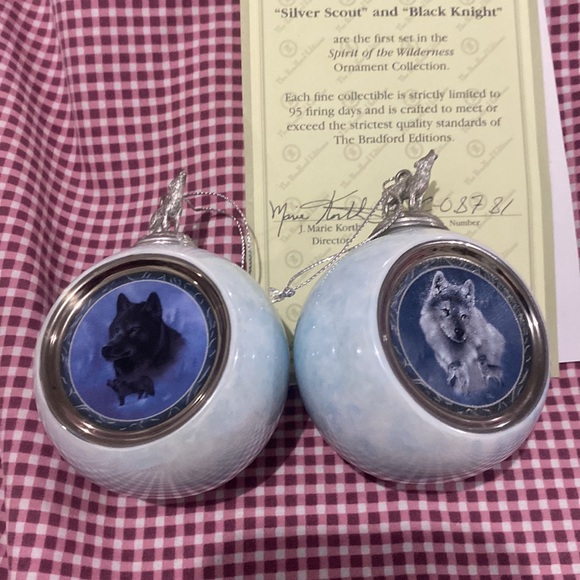 Bradford Editions two piece ornament collection( blue) - Picture 7 of 9